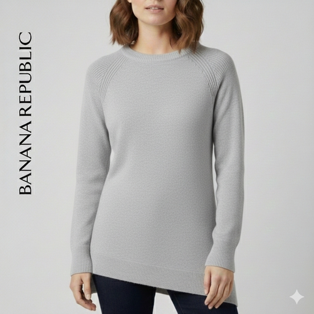 🟣 XSP Banana Republic Cotton Blend Light Grey Asymmetrical Hem Sweater